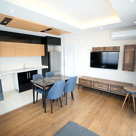 الشقق الفندقية يالوفافي  Flower City Suits المظهر الخارجي الصورة
