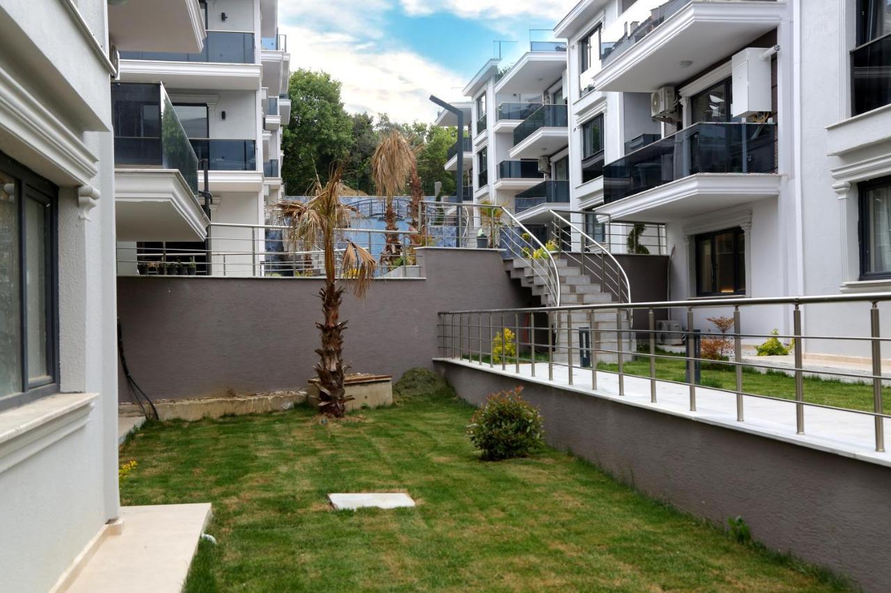 الشقق الفندقية يالوفافي  Flower City Suits المظهر الخارجي الصورة