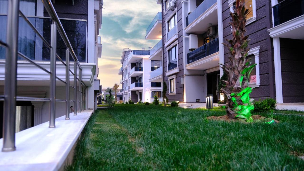 الشقق الفندقية يالوفافي  Flower City Suits المظهر الخارجي الصورة