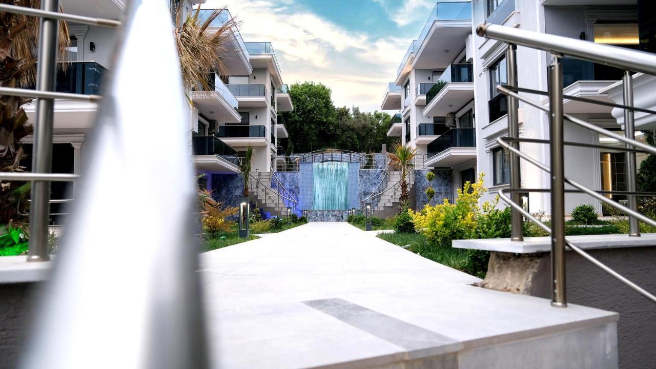 الشقق الفندقية يالوفافي  Flower City Suits المظهر الخارجي الصورة