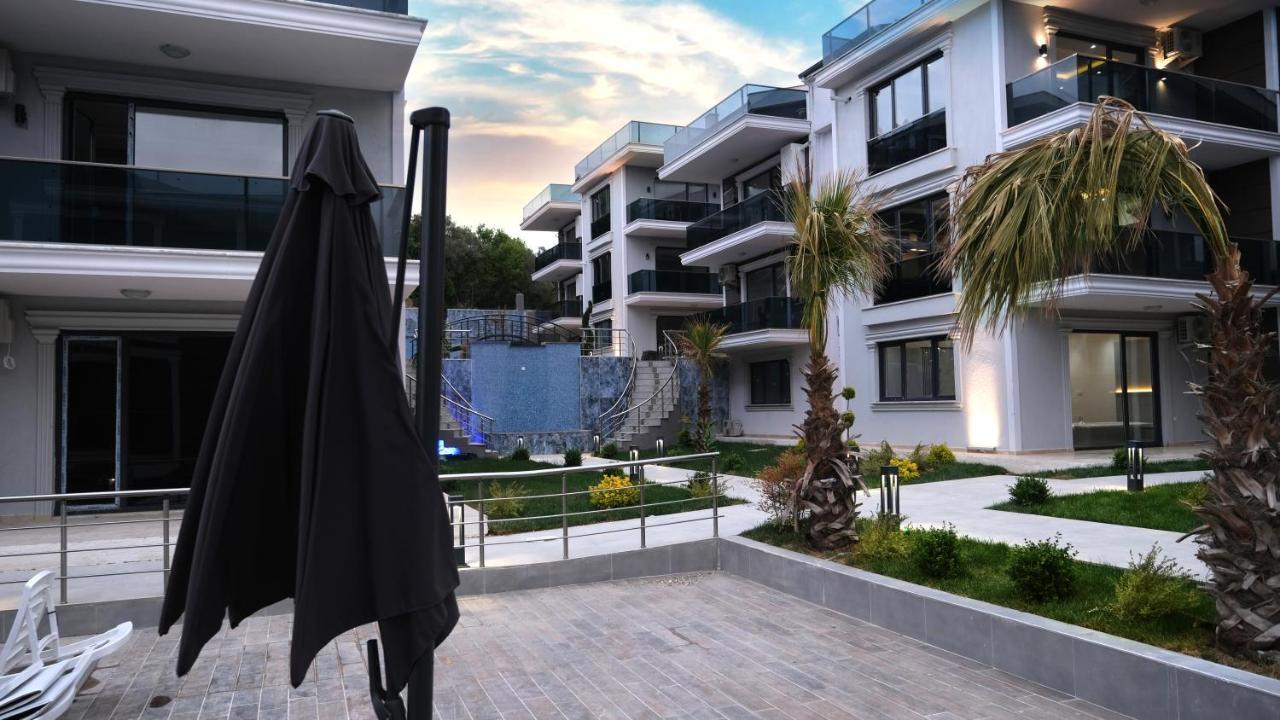 الشقق الفندقية يالوفافي  Flower City Suits المظهر الخارجي الصورة