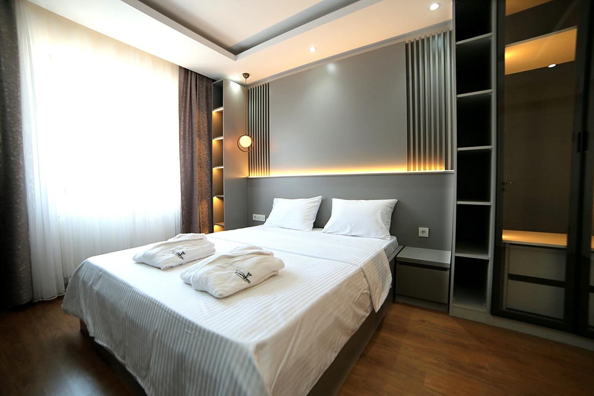 الشقق الفندقية يالوفافي  Flower City Suits المظهر الخارجي الصورة